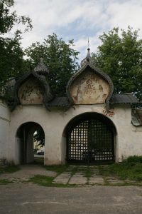 Ворота к собору на Ильине улице